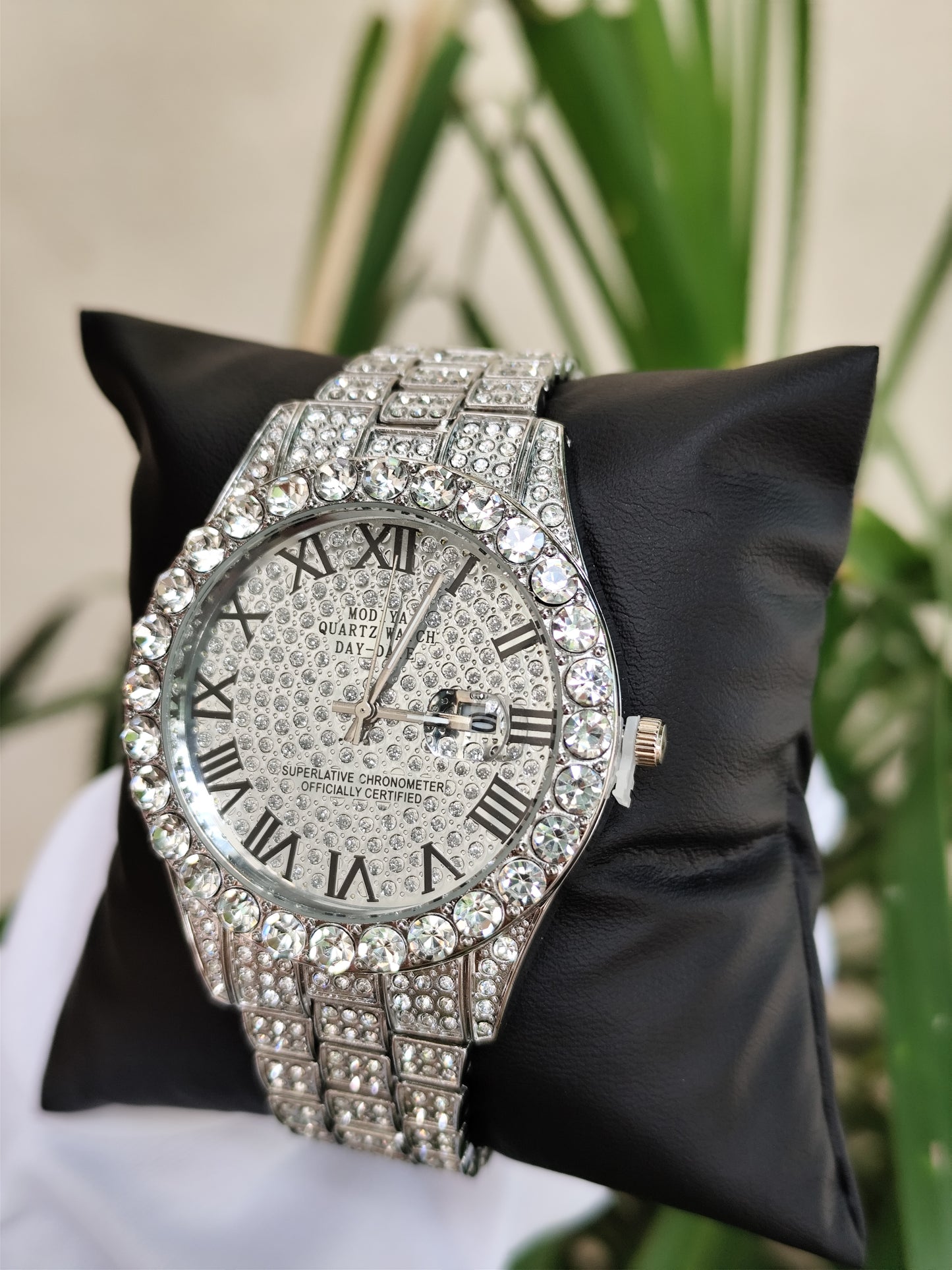 Reloj de lujo de cuarzo de plata y esfera redonda tipo Datejust con diamantes. - Iced Out Watches