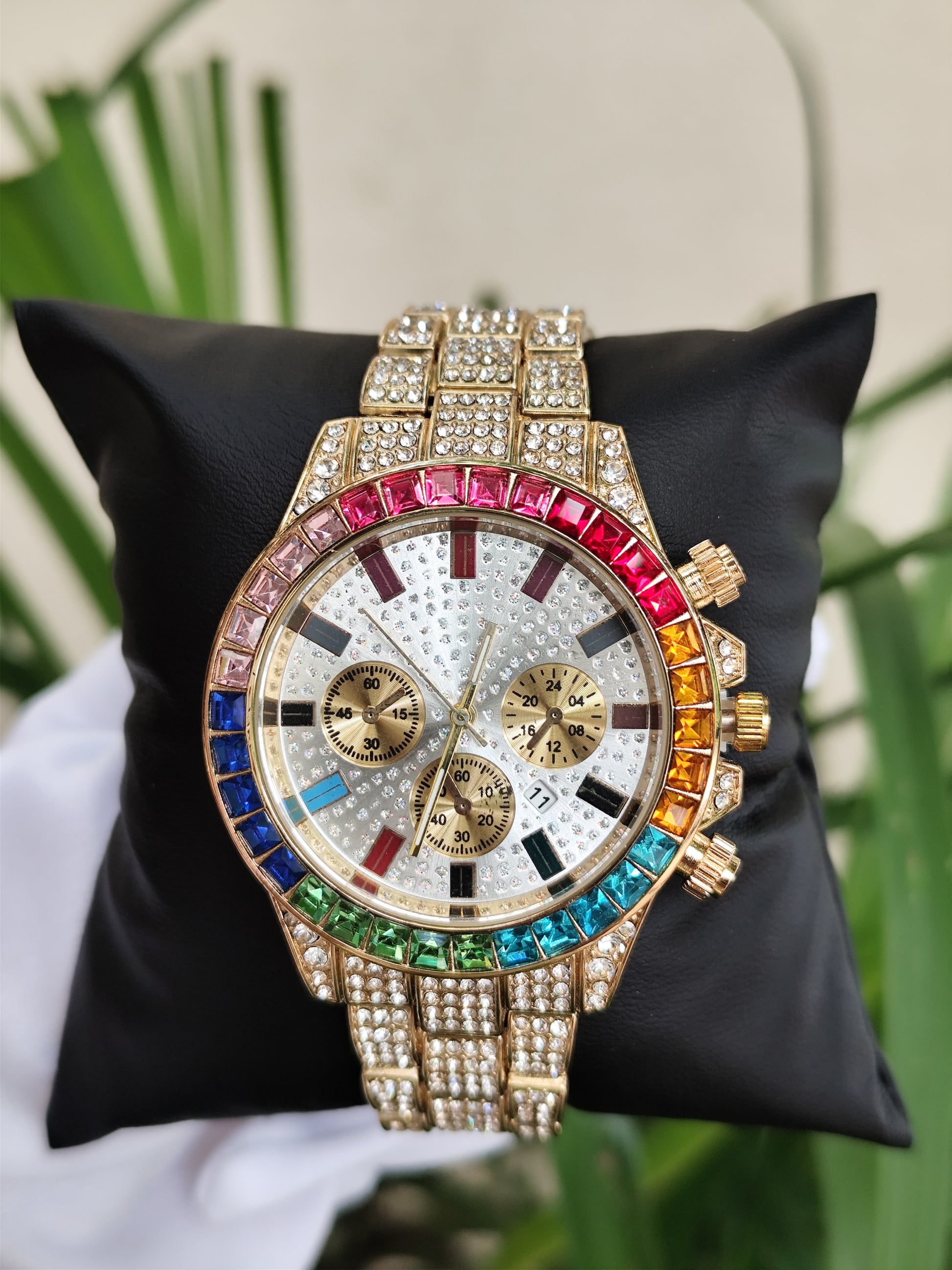 Reloj de lujo de cuarzo tipo daytona con diamantes en colores. - Iced Out Watches