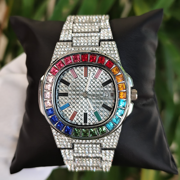 Reloj de lujo de cuarzo tipo Nautilus con diamantes en colores. - Iced Out Watches
